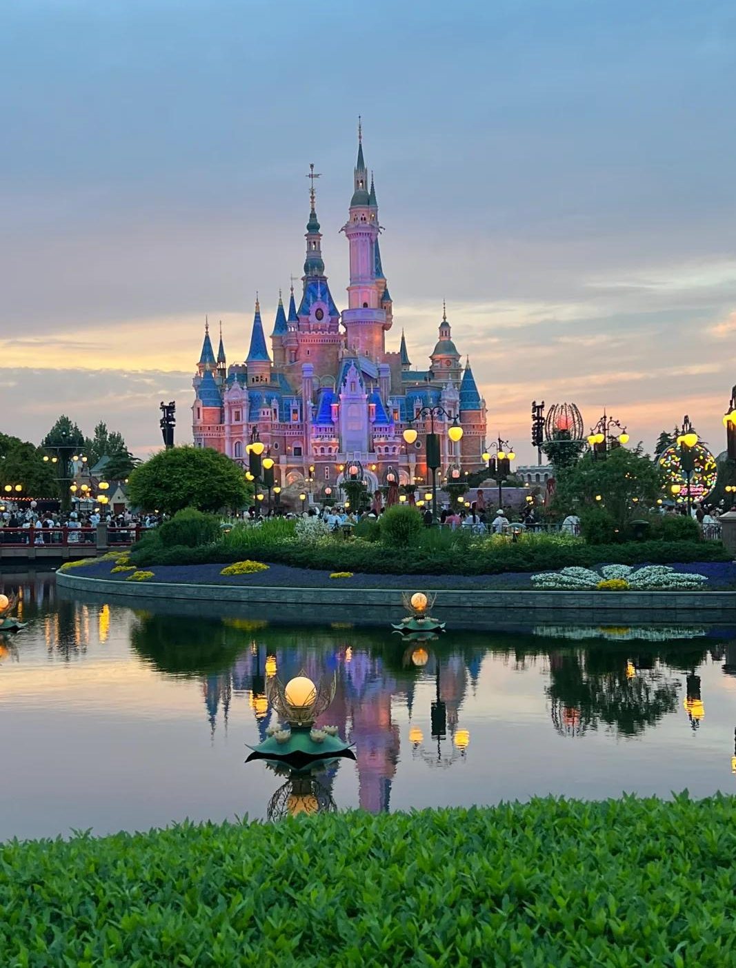 上海夏季迪士尼乐园 城堡烟花 爱上海夏天